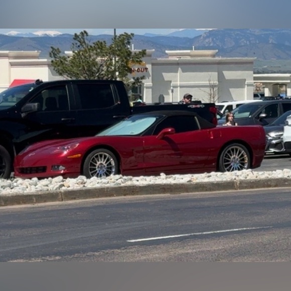 Meet your Posher, Alyssa - Picture 1 of 1